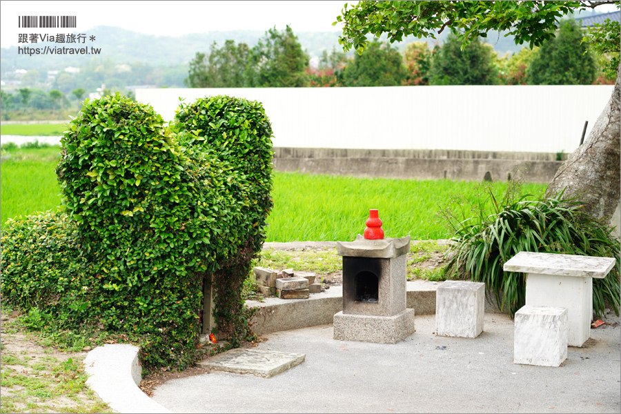 苗栗銅鑼》銅鑼龍貓土地公～超療癒的綠色龍貓小屋，200年歷史的田心伯公等你來打卡！