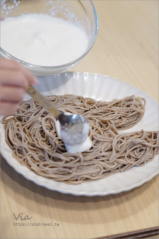 親子料理》龍貓蕎麥麵～好療癒！超簡單食譜作法教學，媽媽們快學起來！