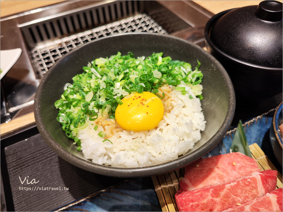 台中燒肉餐廳》文心秀泰餐廳推薦～燒肉Smile/焼肉スマイル：一個人也能盡情吃的燒烤套餐！沙拉吧&飲料吧無限放題吃到飽！