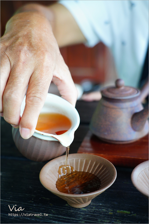 日月潭美食》日月潭湖の怪物咖啡～嗨！營業中首集就來這！翻新紅龜粿套餐下午茶，不預約吃不到！