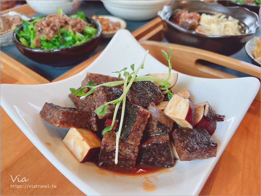 台中寵物友善餐廳》田寮農莊～適合帶爸媽同行的古早味餐廳，還可以帶寵物一起用餐，跟著我一起用餐趣！