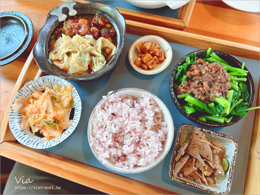 台中寵物友善餐廳》田寮農莊～適合帶爸媽同行的古早味餐廳，還可以帶寵物一起用餐，跟著我一起用餐趣！