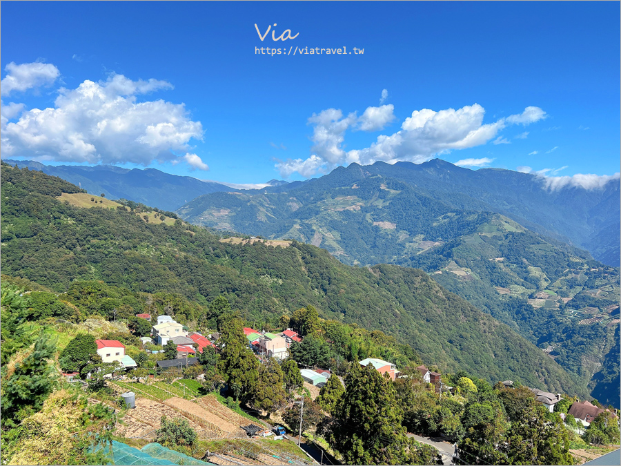 清境下午茶》來福居玻璃屋景觀咖啡廳～優美壯麗的山巒景致，加上白色玻璃屋，這裡也太美了～