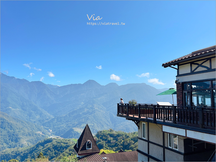 清境下午茶》來福居玻璃屋景觀咖啡廳～優美壯麗的山巒景致，加上白色玻璃屋，這裡也太美了～