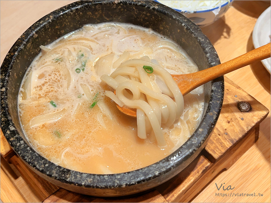 京都勝牛》台中LaLaport美食餐廳～來自日本的好滋味！免費提供親子友善的海苔飯，不吃牛也有其它美食可選喲！