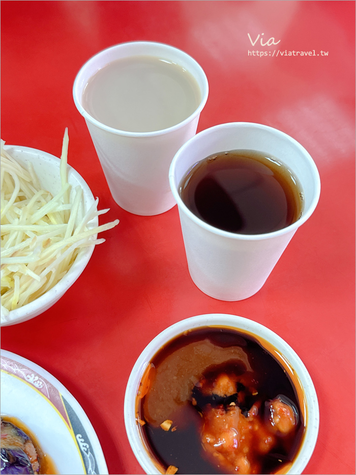 高雄小吃美食》厚得福湯包麵食專賣店～甜烙餅大推必點！紅茶＋豆漿無限暢飲盡情喝！