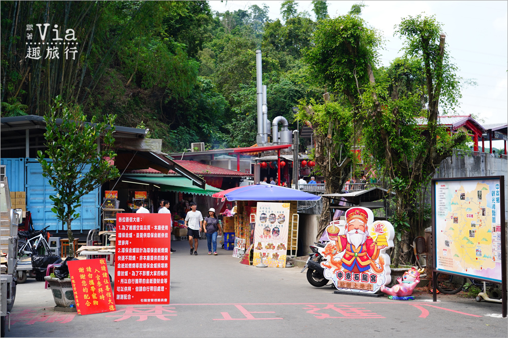 南投泡麵土地公》石龍宮大火後重新開放～拿泡麵來拜土地公，怎麼求財運看這裡！