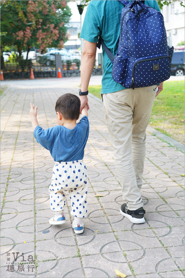 親子公園》草屯酷比親子運動公園～三層樓高貨櫃遊戲區＋溜滑梯超刺激，Ｑ寶初遊心得報告！