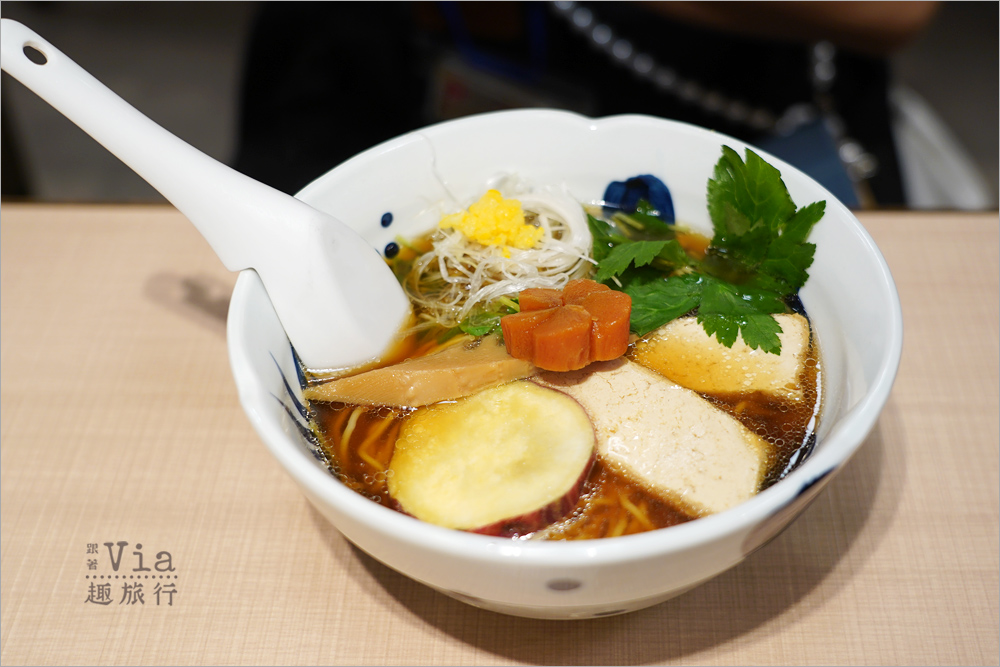 淺草雷門排隊美食》淺草名代拉麵与ろゐ屋～人氣柚子醬油拉麵＋餃子必吃！來自醬油拉麵發源地淺草的好滋味！