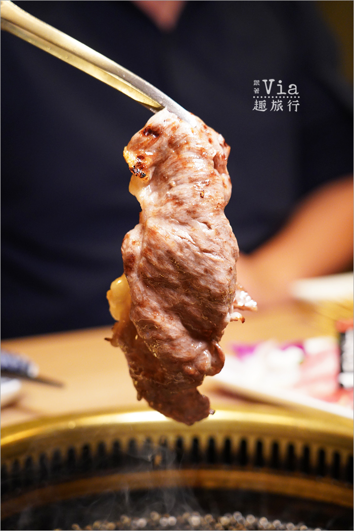 名古屋燒肉餐廳》飛驒牛燒肉-牛三昧納屋橋店～緊鄰景點納屋橋旁，吃燒肉兼賞河畔美景好愜意！