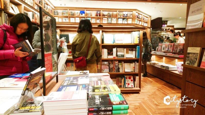 台北蔦屋書店》TSUTAYA BOOKSTORE台灣松山站前店-日本蔦屋複合書店-台灣海外CITYLINK松山貳號店