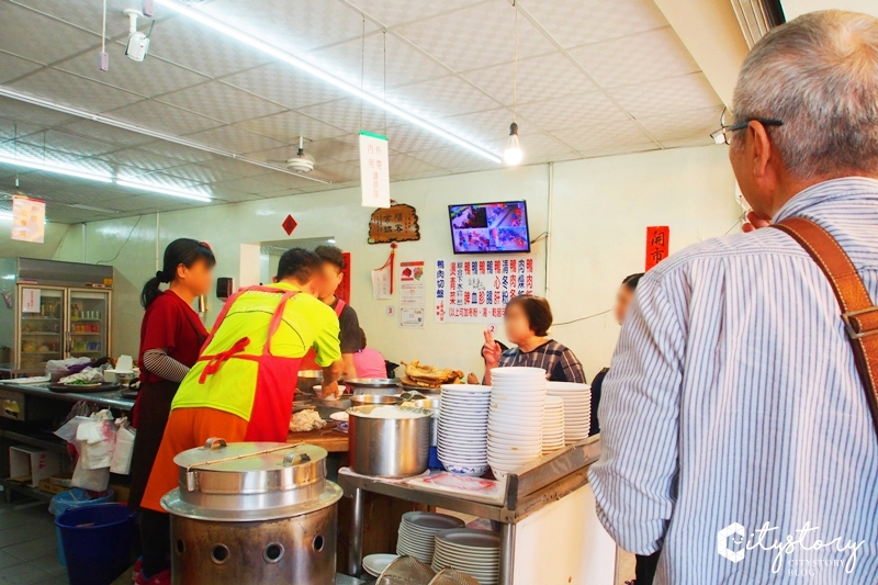 高雄鹽埕必吃美食》鴨肉珍～名店排隊美食，一級小吃區老店大推薦美食