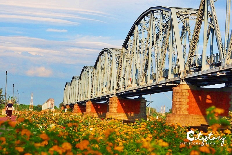 高雄大樹景點》高屏溪舊鐵橋天空步道～下淡水溪鐵橋(高雄端)熱門拍照熱點-絕美自然系濕地公園