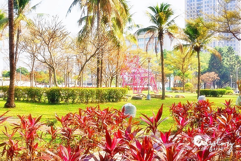 台中草悟道》IG打卡熱點～草悟道粉紅法鬥藝術裝置，經國綠園道文青散步地圖