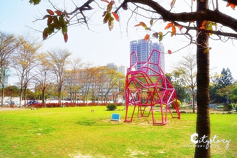 台中草悟道》IG打卡熱點～草悟道粉紅法鬥藝術裝置，經國綠園道文青散步地圖