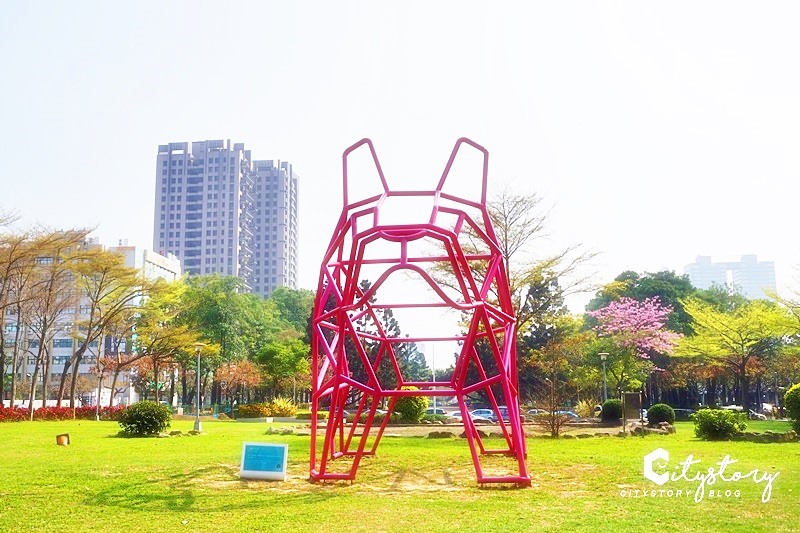 台中草悟道》IG打卡熱點～草悟道粉紅法鬥藝術裝置，經國綠園道文青散步地圖