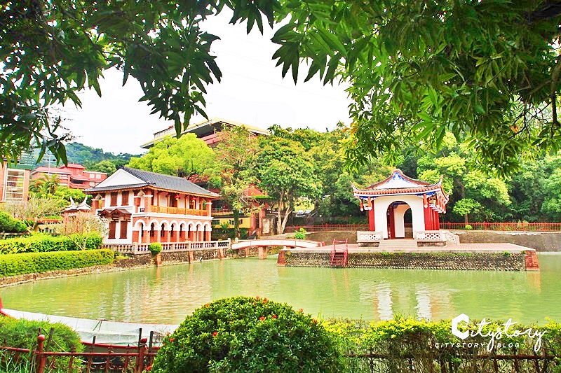 台中霧峰景點》林家萊園～藏在高中校園內免費國定古蹟景點-優美古典小橋流水