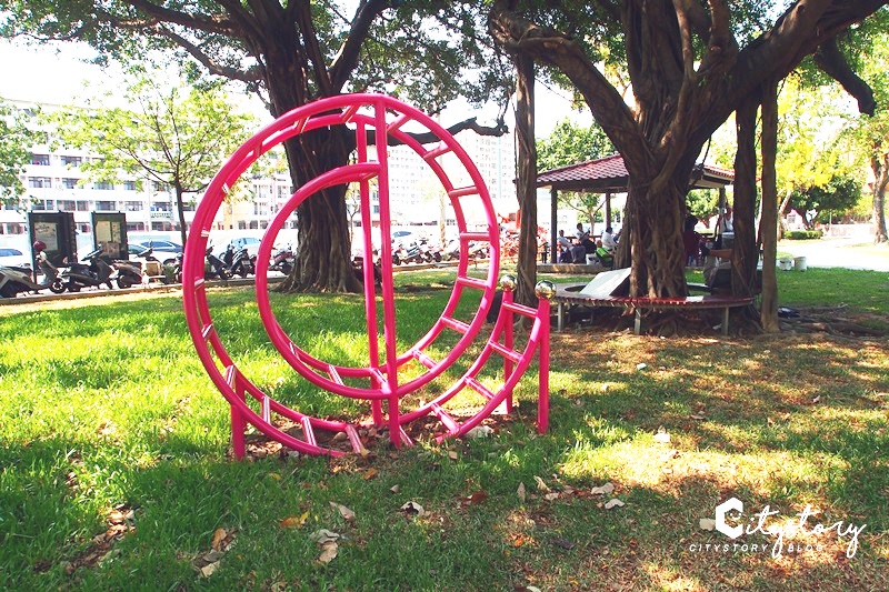 台中冰淇淋溜滑梯》福星公園～巨大冰淇淋磨石溜滑梯，最新夢幻夏日粉紅IG打卡點